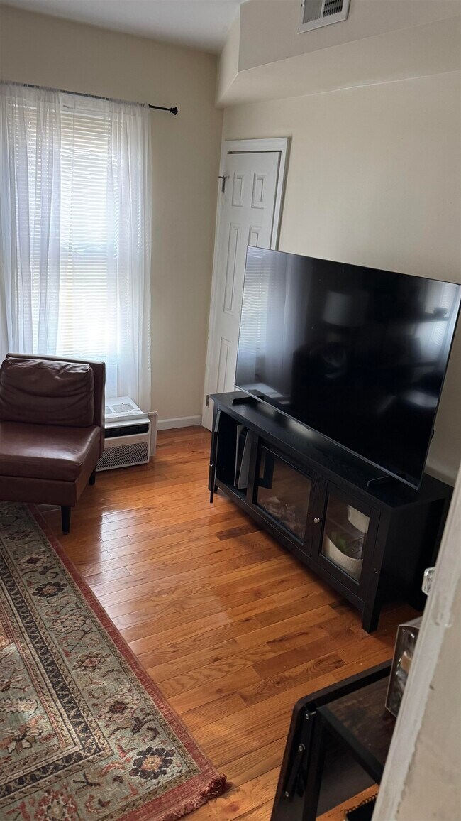 Photo - 40 Willow St