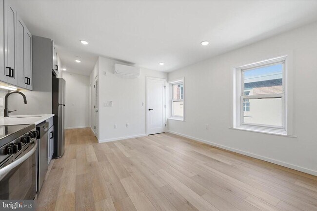 Photo - 627 N 16th St Unidad 302