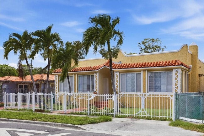 Photo - 1743 SW 17th St Unit 1