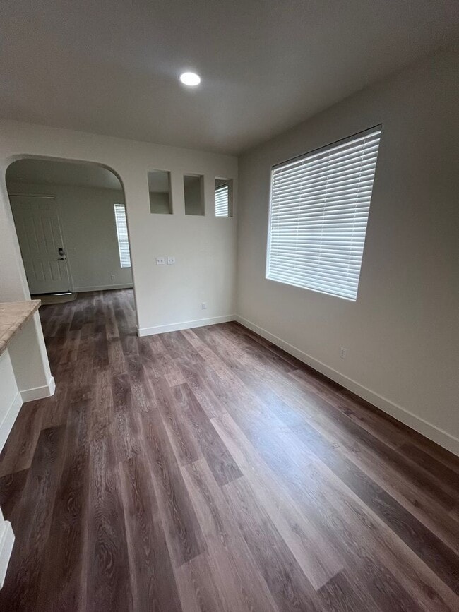 Photo - LOVELY 3 BEDROOM HOUSE IN NEWER SUBDIVISION!!