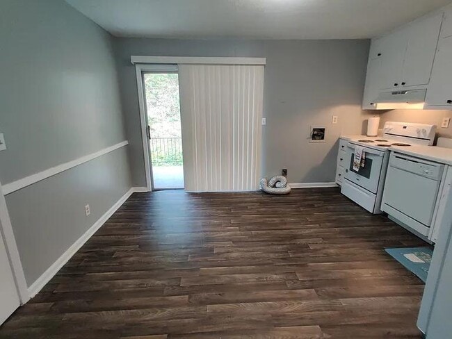 Photo - Cherokee Court Apartments