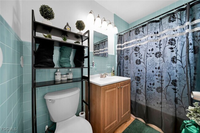 Building Photo - 102 Oleander Rd