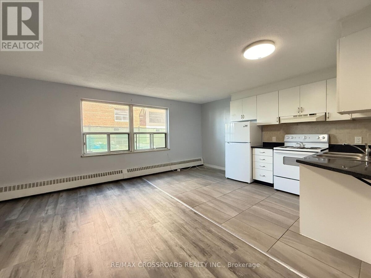 Photo - 1181 Ellesmere Rd Unité 100