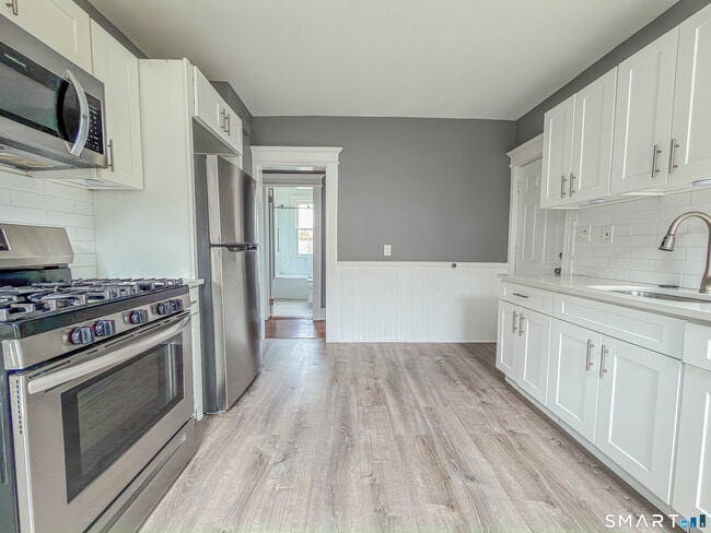 Photo - 15 Elmwood Ave Unit 3