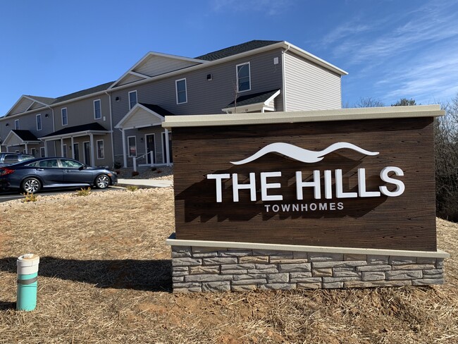 The Hills Townhomes 101-108 - The Hills Townhomes 101-108