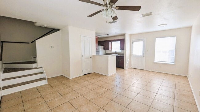 Building Photo - 813 W Arroyo Park Ln Unit B