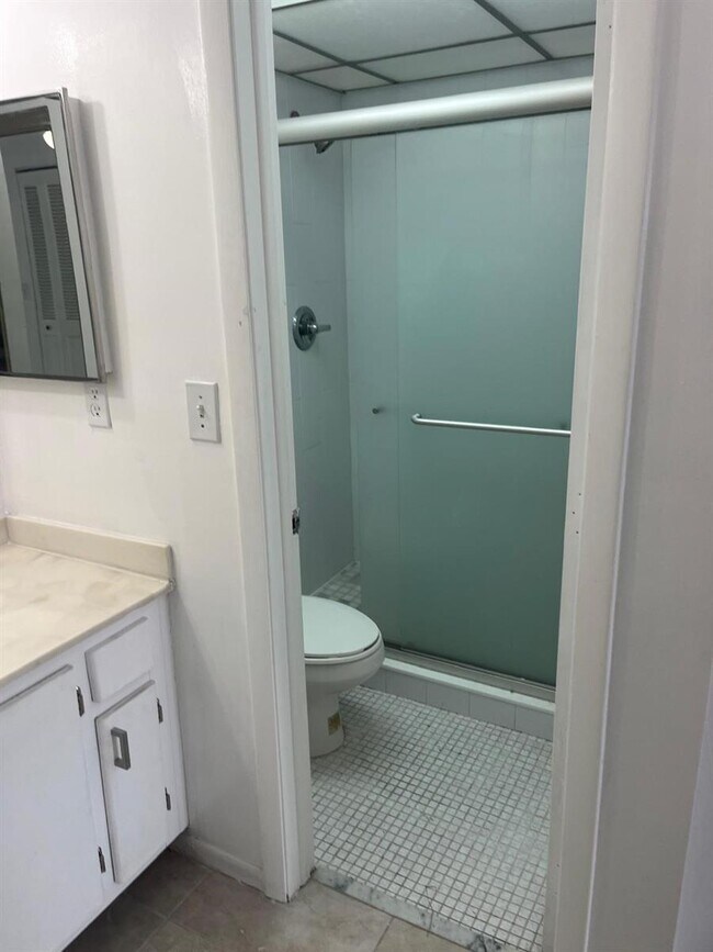 Photo - 6301 N University Dr Unidad 310