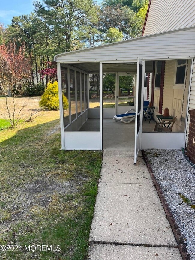 Screenroom - 7A Ivy St Unit A