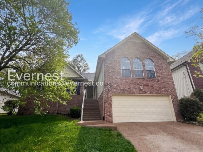 Building Photo - 3-Bed/2-Bath Home with Attached Garage/ Available Soon!