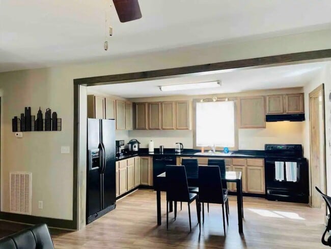 Photo - 527 S Hamilton St