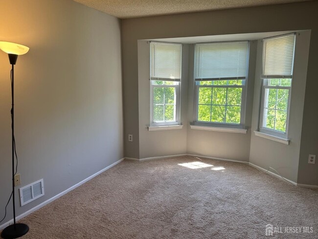 Photo - 304 Wimbeldon Ct