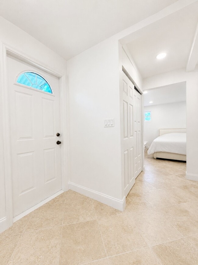 Building Photo - 1136 Elmendorf Trace