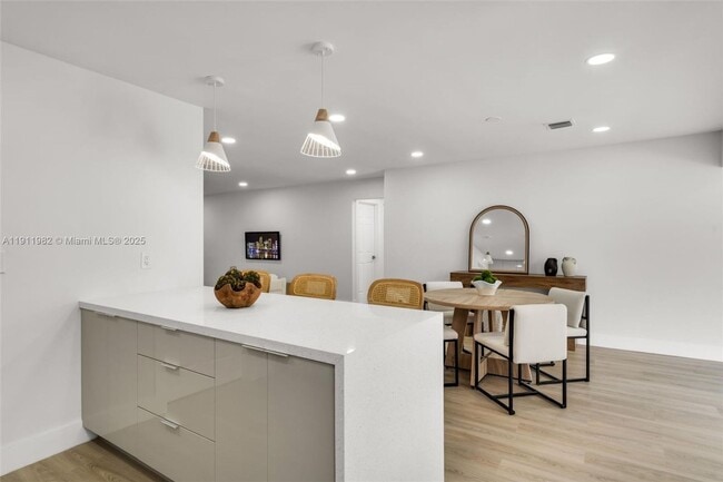 Photo - 3920 Hayes St