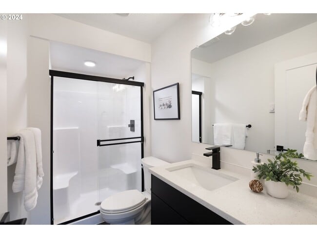 Photo - 623 SW Lobelia St Unidad B