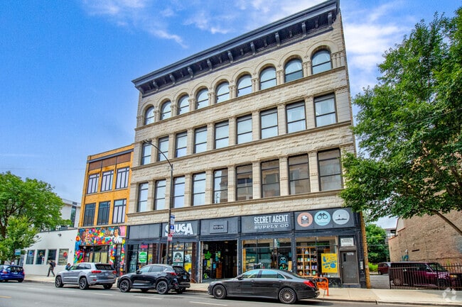 Building Photo - 1278 N Milwaukee Ave Rental