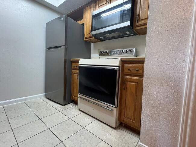 Photo - 2826 S Bartell Dr Unit 21