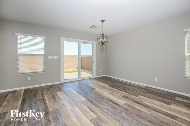 Photo - 9450 Yorkshire Coast Ave