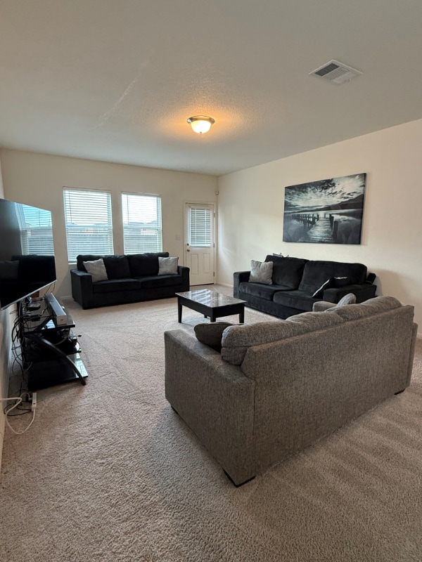 Photo - 107 Waterbuck Lp