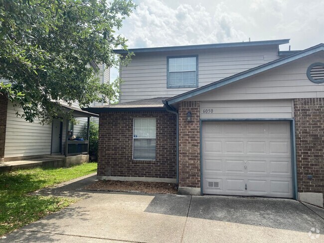 Building Photo - July Move-In Special- 3/2.5 in Gated Commu... Rental