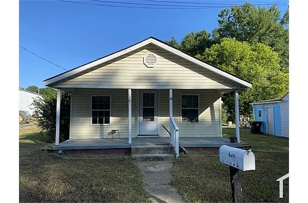 Building Photo - 204 St Matthews Rd Rental