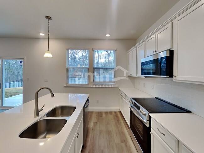 Photo - 115 Broadmoor Dr