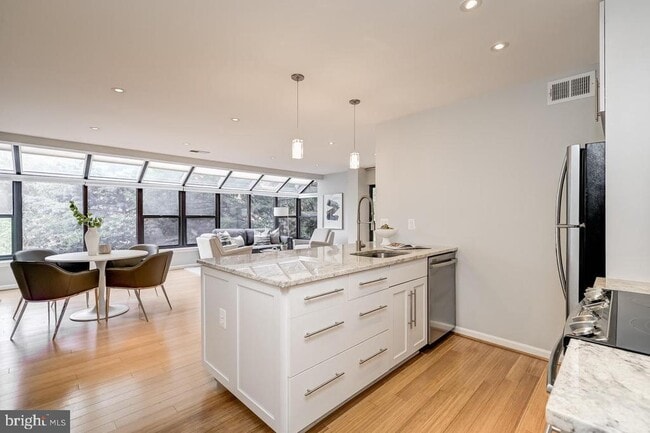 Photo - 1029 N Stuart St Unit 307