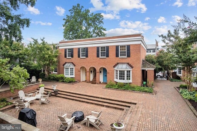 Photo - 220 N St Asaph St Unidad 20