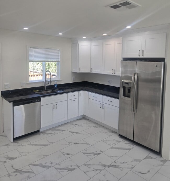 Photo - 5137 Garvin Ave