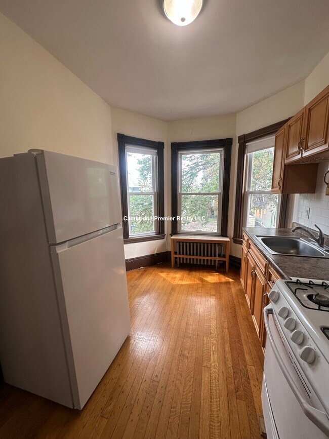 Photo - 72 Thurston St