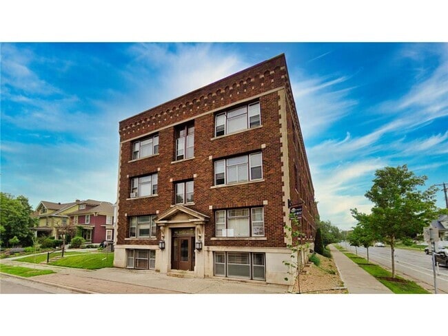 Building Photo - 2545 Garfield Ave Unit 24 Rental
