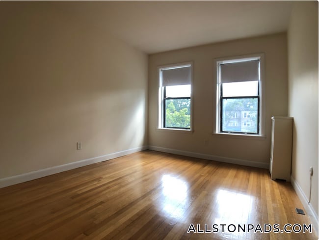 Photo - 1135 Commonwealth Ave Unidad 7