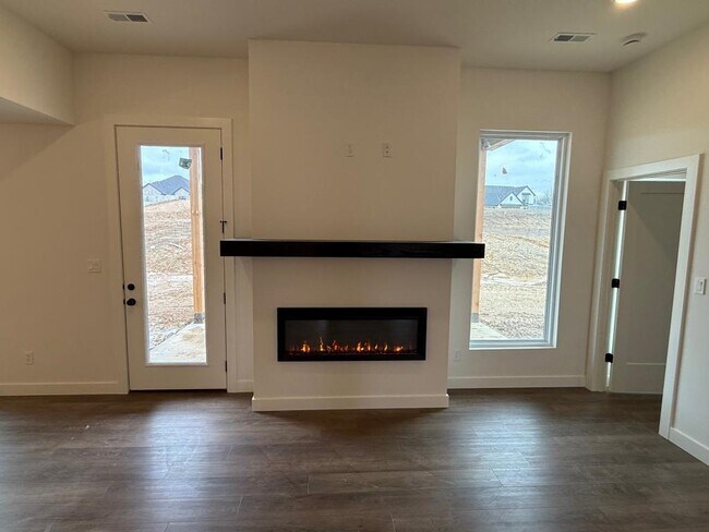 Photo - 5217 Whisper Dr