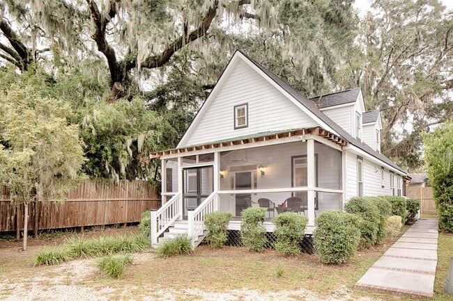 Photo - 3206 Robertson Ave