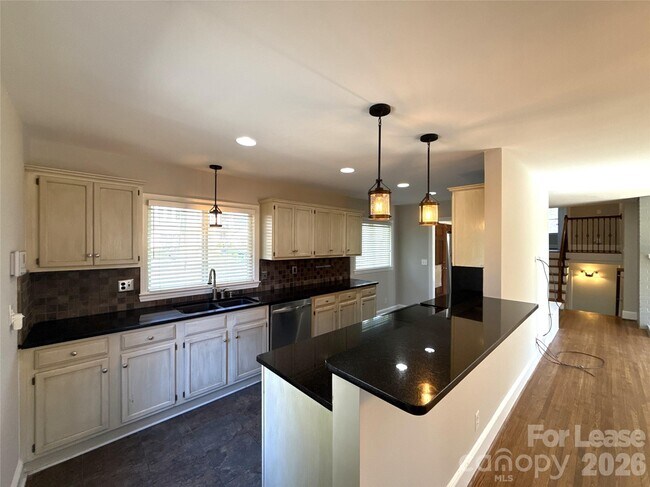 Photo - 2821 Sunset Dr