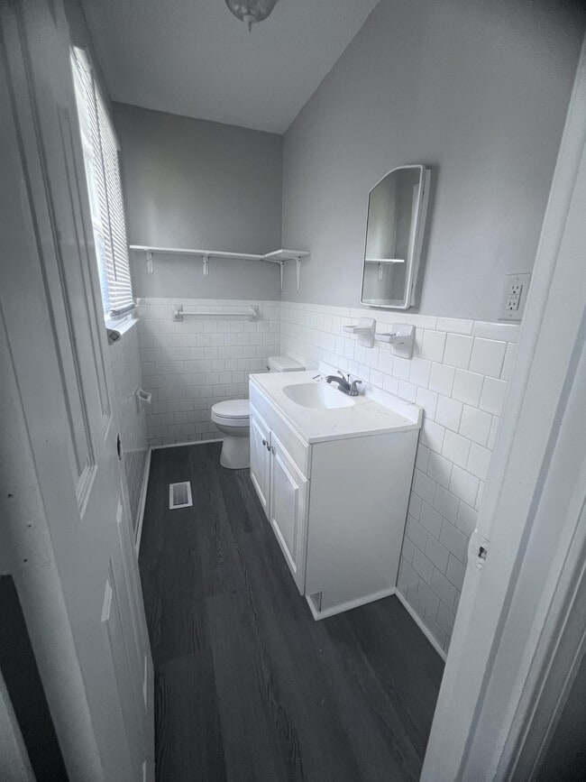 Photo - 607 Cross St