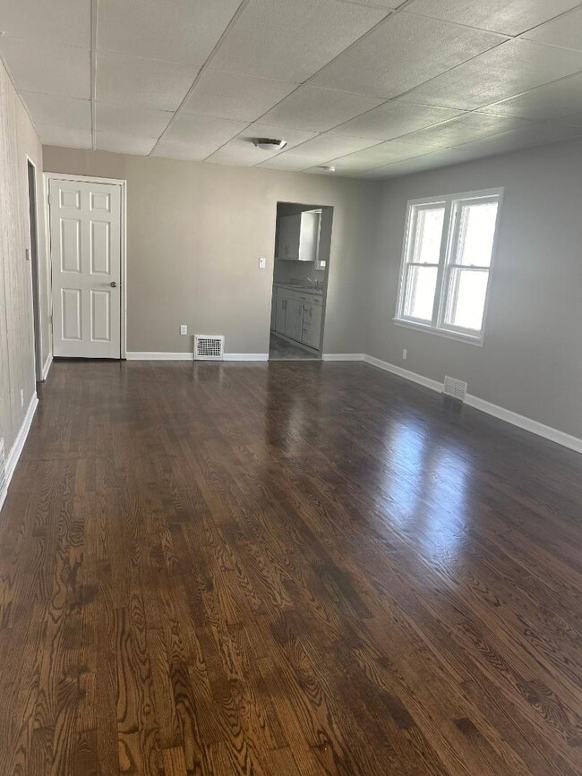 Building Photo - 1714 3rd Ave Rental