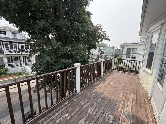 Photo - 139 W Adams St