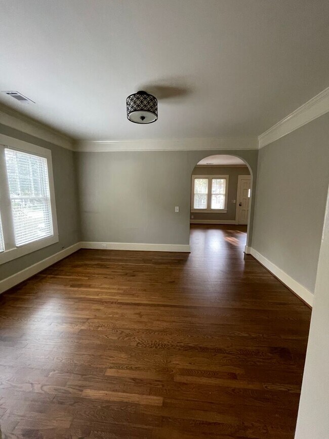612 Ridgewood Ave