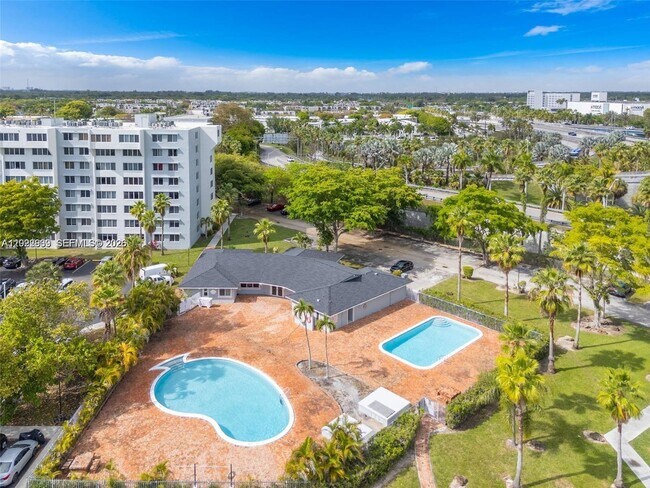 Photo - 9143 SW 77th Ave Unidad B306