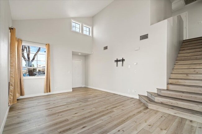 Photo - Contemporary 3 Bedroom With Luxurious Finishes