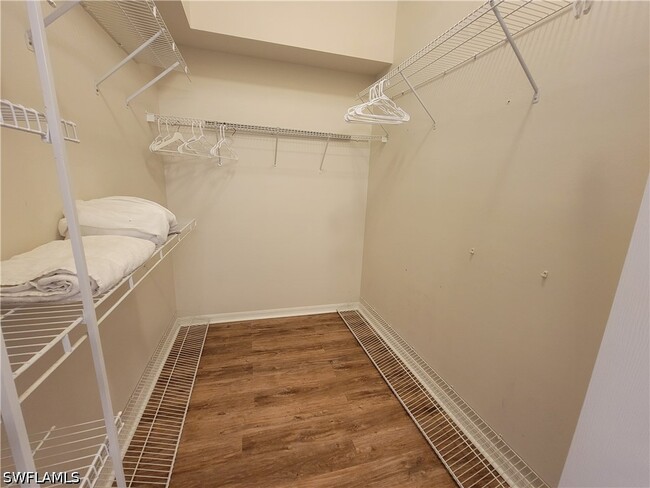 Building Photo - 4950 Deerfield Way Unit D-202
