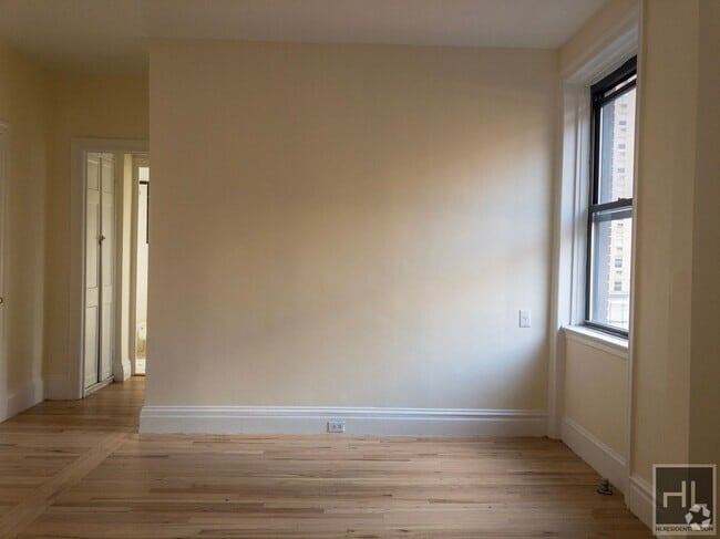 Building Photo - AMAZING ONE BEDROOM APARTMENT!! AMAZING DE...