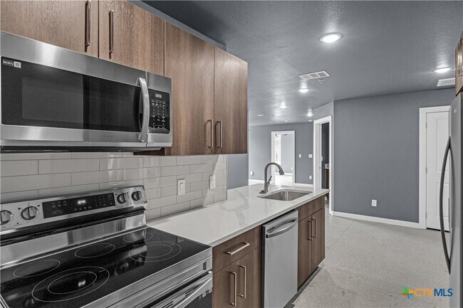 Photo - 103 E Central Ave