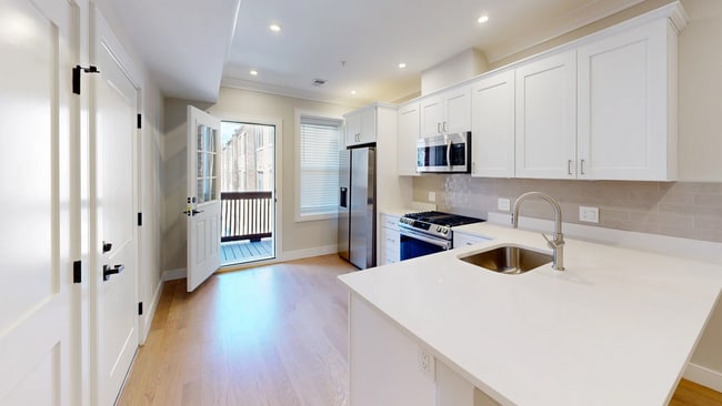 Building Photo - 162 Allston St Unit 7