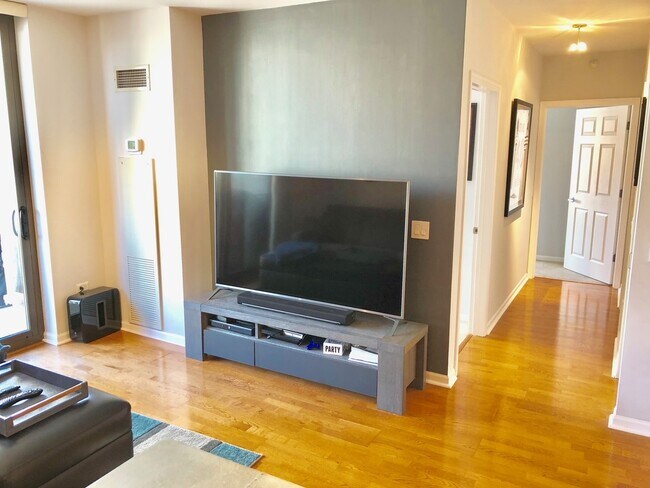 Photo - 635 N Dearborn St Unidad 1203