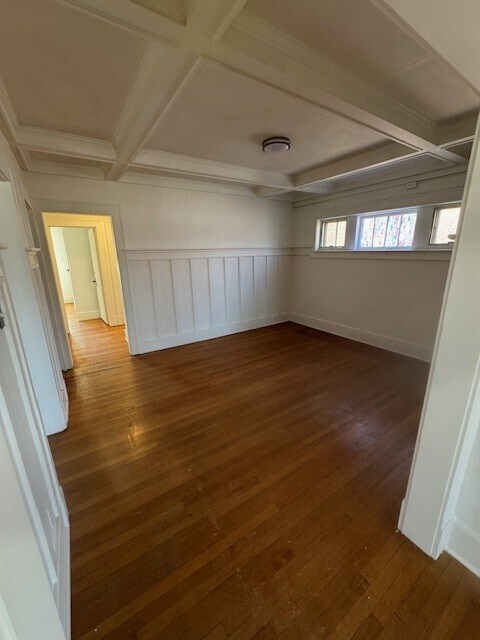 Comedor - 3612 Ingersoll Ave