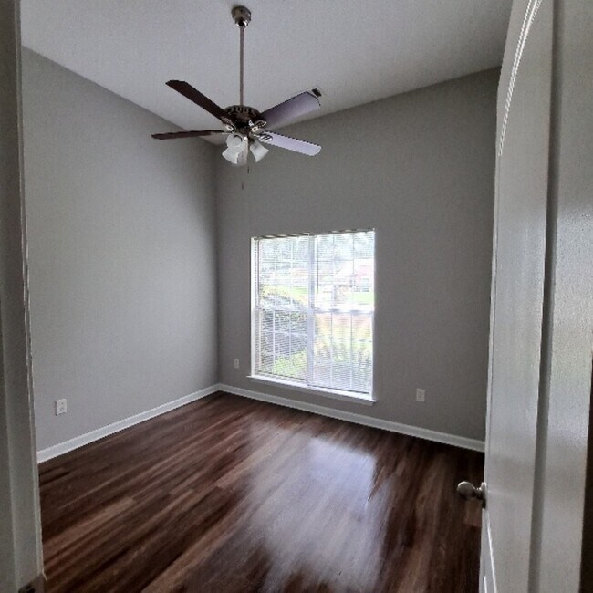 Photo - 6131 Woodstock View Dr