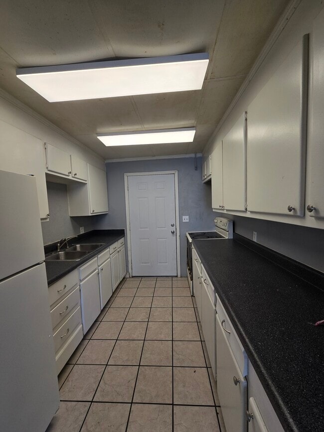 Photo - 721 E 8th St Unit 1