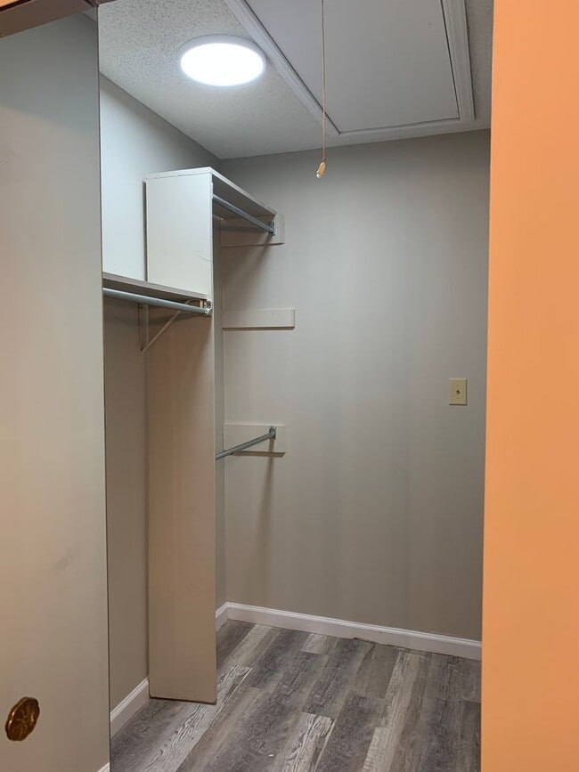 Photo - Cozy Living on a quiet cul de sac.