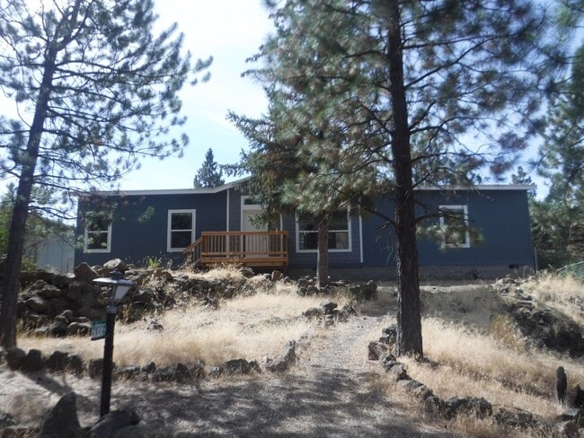 Building Photo - 60889 Granite Dr